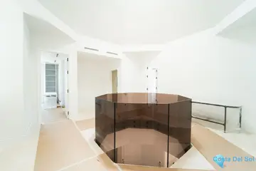 6 bedroom House for Sale in Marbella-58252