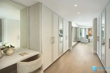 6 bedroom House for Sale in The Golden Mile-58281