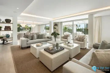 6 bedroom House for Sale in The Golden Mile-58266