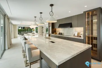 6 bedroom House for Sale in The Golden Mile-58268