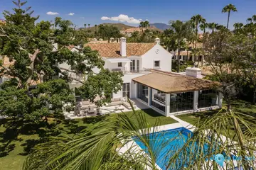 6 bedroom House for Sale in Nueva Andalucía-58288