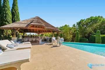 6 bedroom House for Sale in The Golden Mile-58289