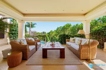 6 bedroom House for Sale in The Golden Mile-58291