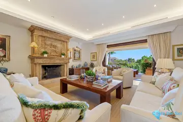 6 bedroom House for Sale in The Golden Mile-58295