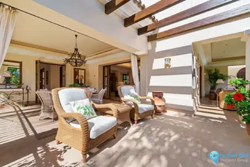 6 bedroom House for Sale in The Golden Mile-58304