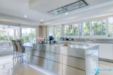 8 bedroom House for Sale in Bahía de Marbella-58337