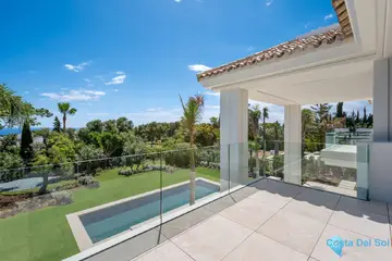 6 bedroom House for Sale in The Golden Mile-58349