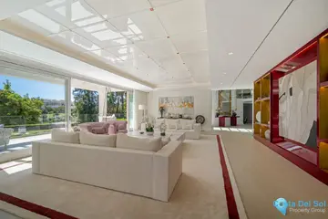 6 bedroom House for Sale in Nueva Andalucía-58424