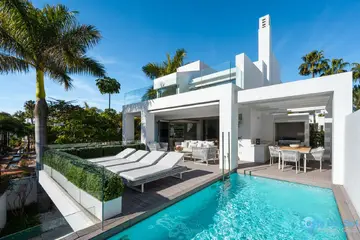 4 bedroom House for Sale in The Golden Mile-58482