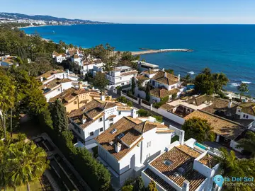 4 bedroom House for Sale in The Golden Mile-58483