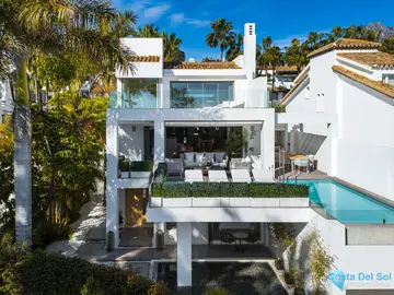 4 bedroom House for Sale in The Golden Mile-58484