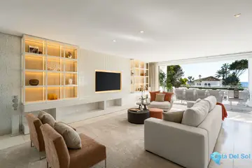 4 bedroom House for Sale in The Golden Mile-58486