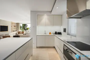 4 bedroom House for Sale in The Golden Mile-58490