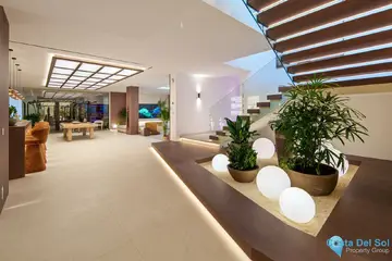 5 bedroom House for Sale in Nueva Andalucía