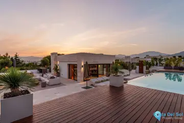 4 bedroom Apartment for Sale in The Golden Mile-58583