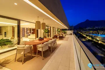4 bedroom Apartment for Sale in The Golden Mile-58590