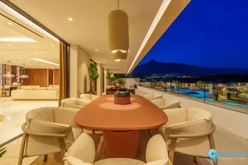 4 bedroom Apartment for Sale in The Golden Mile-58591