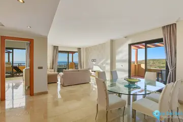 2 bedroom Apartment for Sale in Benahavís-11683