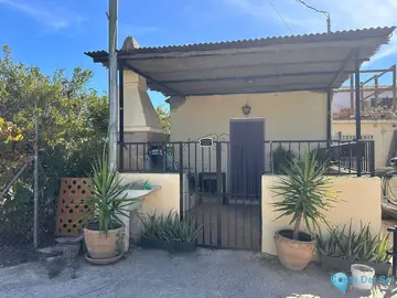 2 bedroom House for Sale in Coín