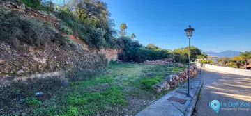 1033m2 Plot for Sale in Alhaurín el Grande-60382