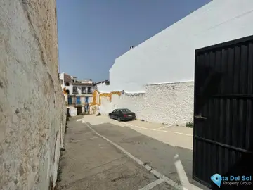 272m2 Plot for Sale in Monda-60377