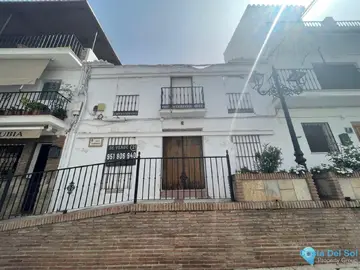 272m2 Plot for Sale in Monda-60379