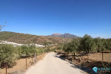 5939m2 Plot for Sale in Tolox-60759