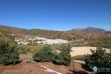 5939m2 Plot for Sale in Tolox-60761