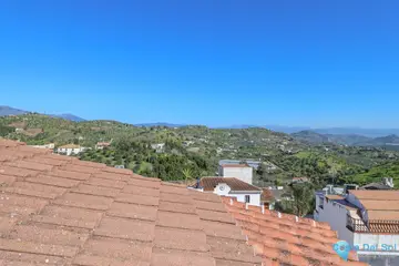 3 bedroom House for Sale in Guaro-61420