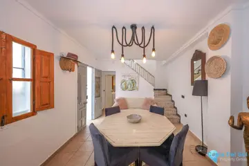 3 bedroom House for Sale in Guaro-61423