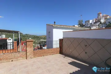 4 bedroom House for Sale in Alozaina-61773
