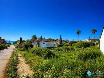587m2 Plot for Sale in Estepona-62502