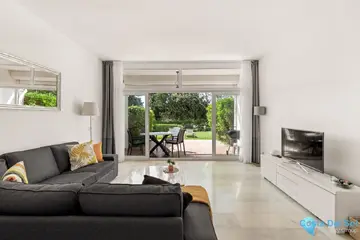 2 bedroom House for Sale in Aloha-102146