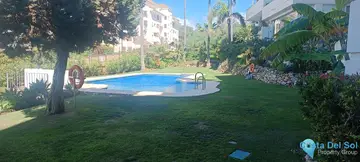 2 bedroom Apartment for Sale in Elviria-100250