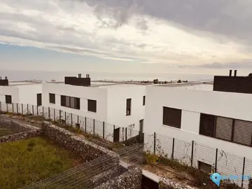 3 bedroom House for Sale in Riviera del Sol-12024