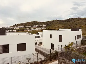 3 bedroom House for Sale in Riviera del Sol-12025