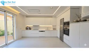 4 bedroom House for Sale in Calahonda-723