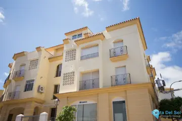 4 bedroom Apartment for Sale in Coín-65622