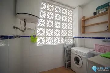 4 bedroom Apartment for Sale in Coín-65609