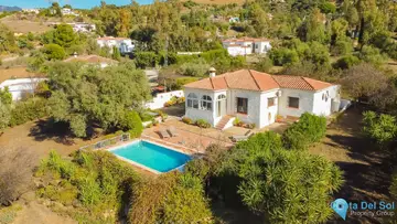 2 bedroom House for Sale in Almogía-66071