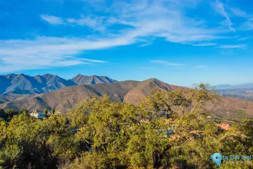 1563m2 Plot for Sale in La Mairena