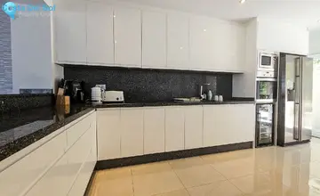 4 bedroom House for Sale in La Duquesa-999