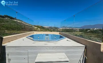 4 bedroom House for Sale in La Duquesa-1001