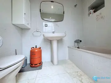 4 bedroom House for Sale in Coín-105500