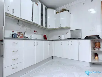 4 bedroom House for Sale in Coín-105487