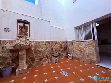 4 bedroom House for Sale in Coín-105493
