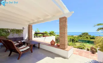 2 bedroom House for Sale in Estepona