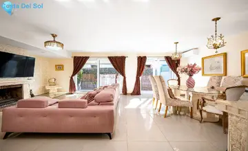 4 bedroom House for Sale in Estepona-1328