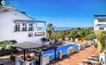 3 bedroom Apartment for Sale in Altos de los Monteros