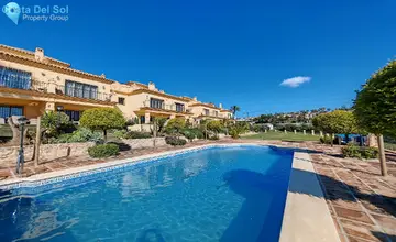 4 bedroom House for Sale in Riviera del Sol-1562